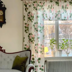 Gardinkappor Mönstrade<Arvidssons textil Astrid Rosa Gardinkappa Metervara med Pelargoner