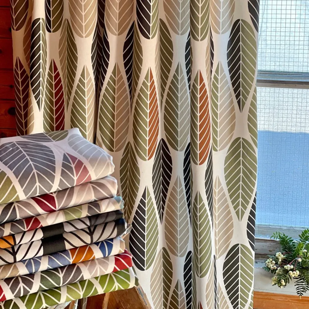 Gardintyger Mönstrade|Arvidssons Textil<Arvidssons textil Blader grön-beige tyg