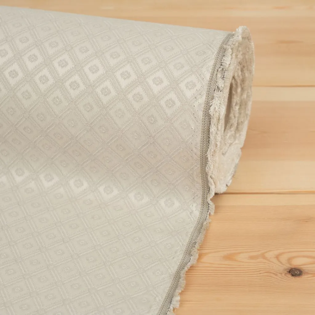 Rutiga Möbeltyger|Mönstrade Möbeltyger<Nordisk Textil Borgholm creme - rutigt möbeltyg i klassisk stil