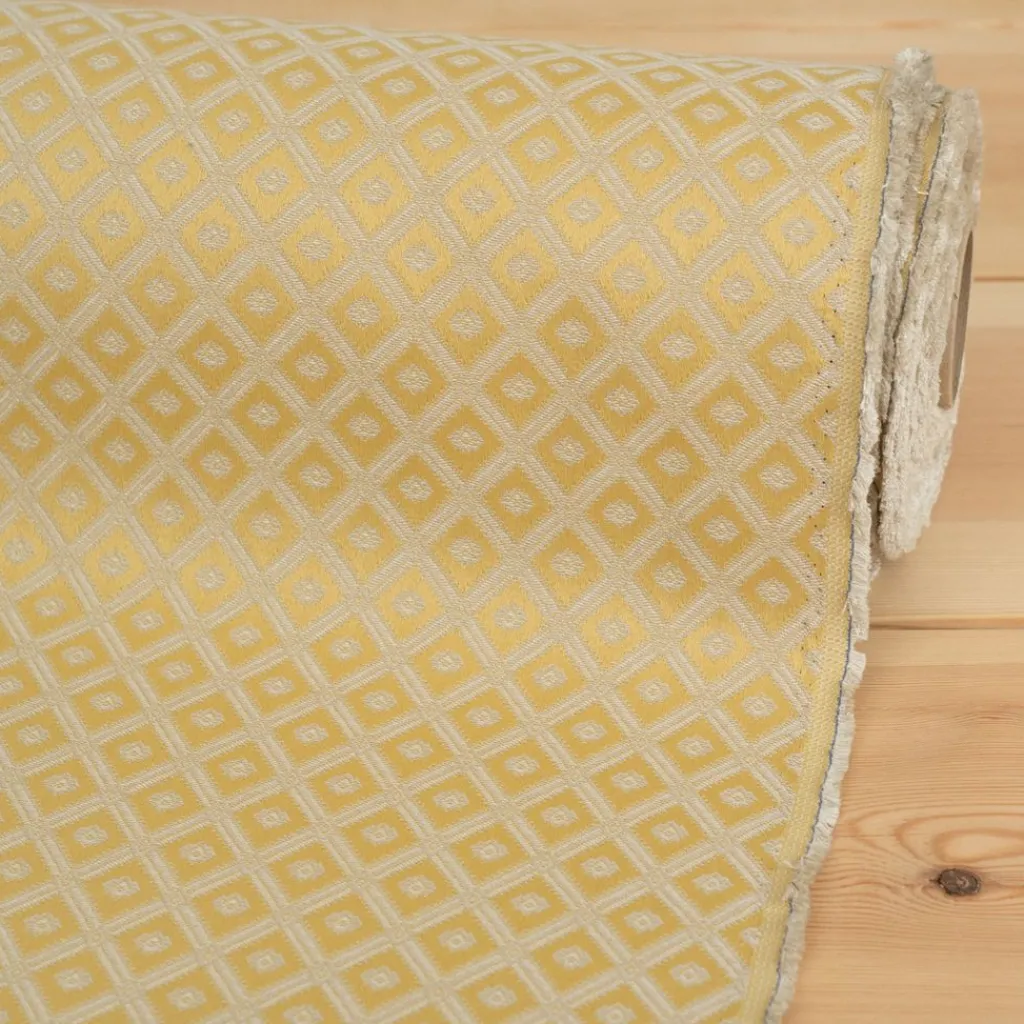 Rutiga Möbeltyger|Mönstrade Möbeltyger<Nordisk Textil Borgholm guld - rutigt möbeltyg i klassisk stil