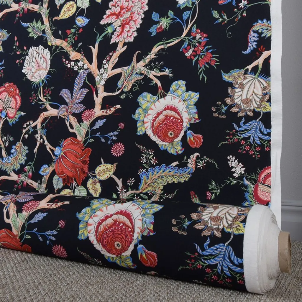 Gardintyger Mönstrade<Nordisk Textil Ceylan svart tyg