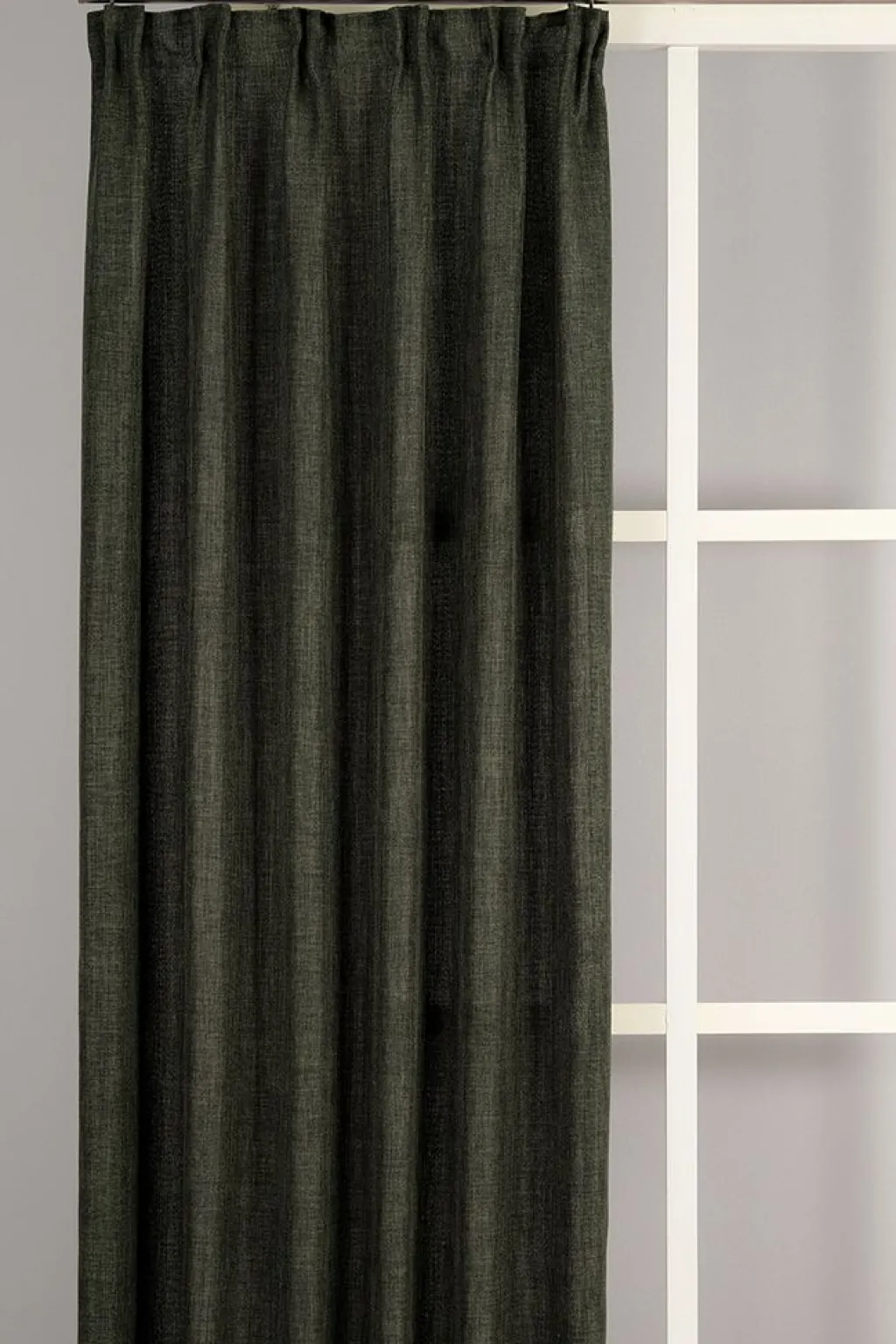 Gardiner Enfärgade<Redlunds Charlie mörkgrön gardiner - elegant struktur och mjukt fall
