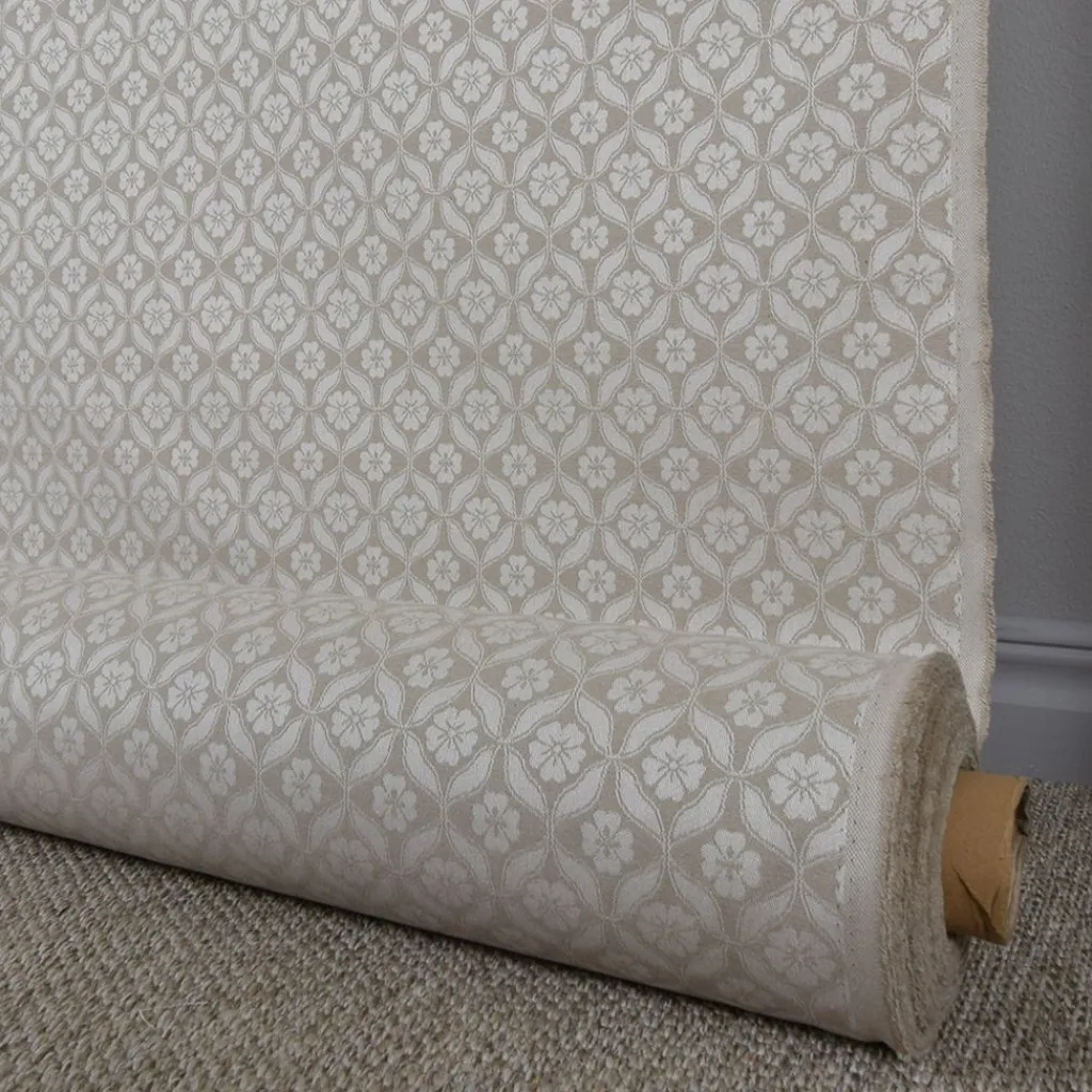 Mönstrade Möbeltyger|Bolster< Clover beige tyg
