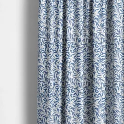Arts & Crafts Tyger|Gardintyger Mönstrade<Nordisk Textil Ester blå tyg – klassiskt bladmönster i blått