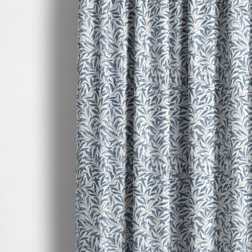 Gardiner Mönstrade<Nordisk Textil Ester duvblå gardiner med tidlöst bladmönster