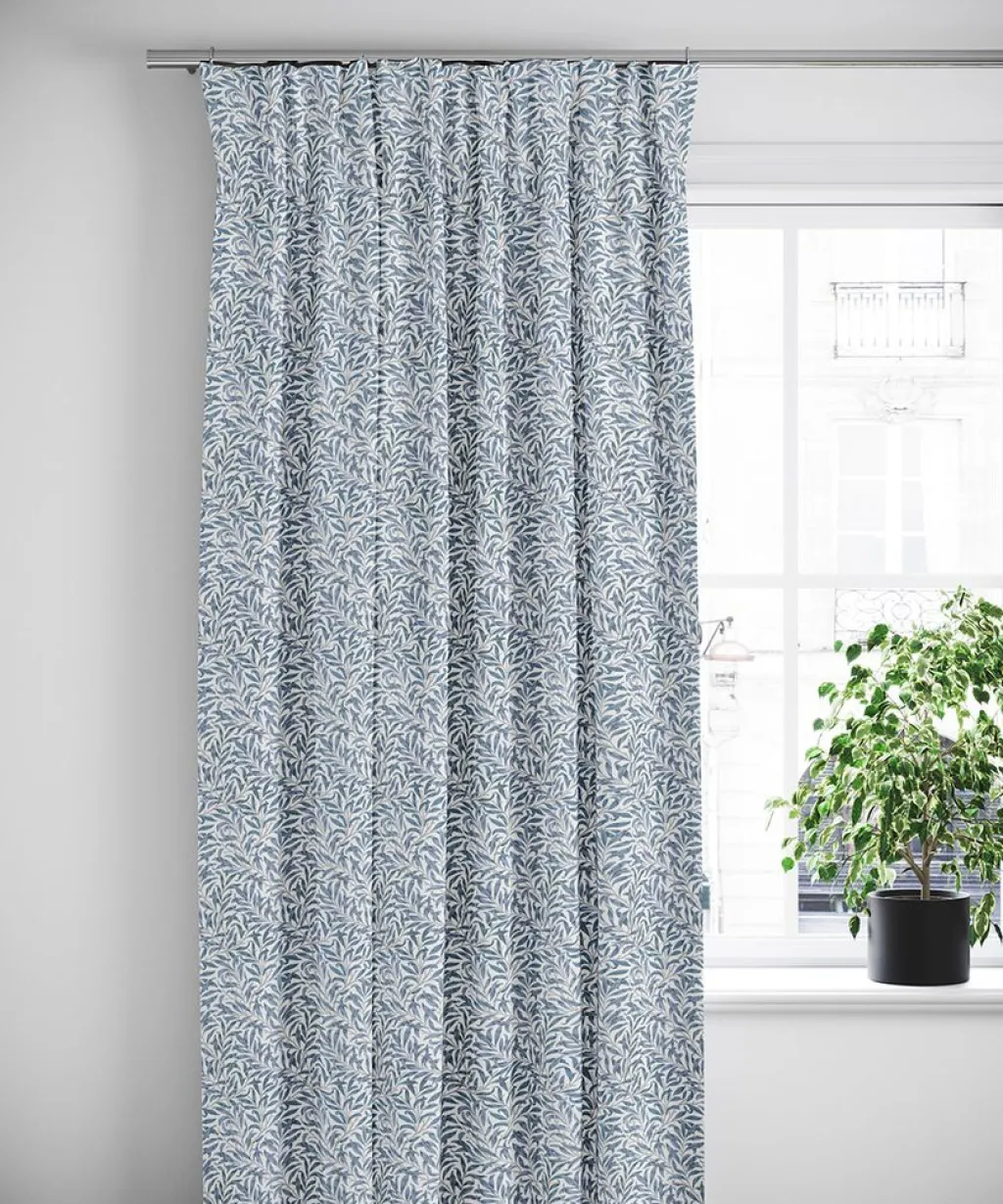 Gardiner Mönstrade<Nordisk Textil Ester duvblå gardiner med tidlöst bladmönster
