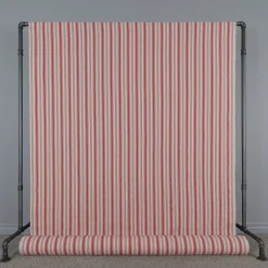 Rutor & Ränder<Nordisk Textil Eugene röd-beige randigt tyg