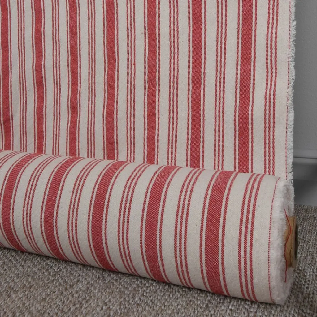 Rutor & Ränder<Nordisk Textil Eugene röd-beige randigt tyg