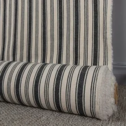 Rutor & Ränder<Nordisk Textil Eugene svart-beige randigt tyg
