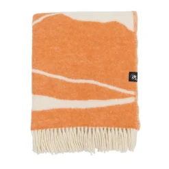 Ullplädar<Arvidssons textil Fjällvandring orange – Ullpläd med fjällinspirerat mönster