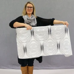 Gardinkappor Mönstrade|Rea Gardiner<Arvidssons textil Fuji svart gardinkappa metervara