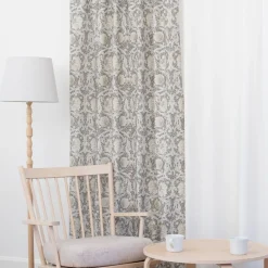 Gardiner Mönstrade<Nordisk Textil Grace beige gardiner - Klassisk blommig Arts and Crafts design