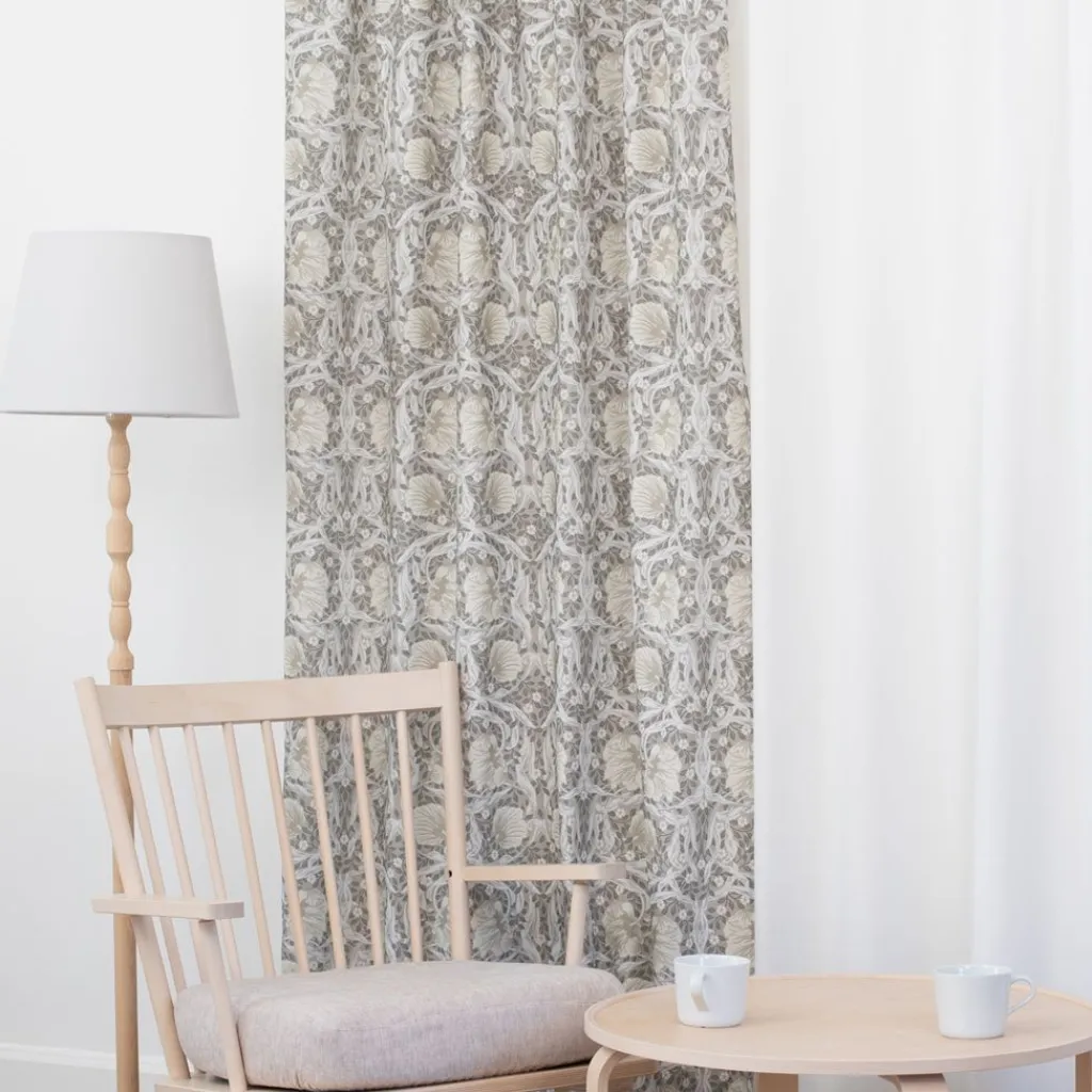 Gardiner Mönstrade<Nordisk Textil Grace beige gardiner - Klassisk blommig Arts and Crafts design