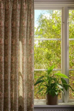 Gardiner Mönstrade<Nordisk Textil Grace dimmgrön gardiner - Klassisk blommig Arts and Crafts design