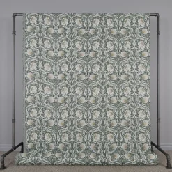 Arts & Crafts Tyger|Mönstrade Möbeltyger<Nordisk Textil Grace grön gobeläng - Klassisk blommig Arts and Crafts design
