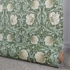 Arts & Crafts Tyger|Gardintyger Mönstrade< Grace grön tyg - Klassisk blommig Arts and Crafts design