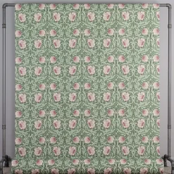 Arts & Crafts Tyger|Gardintyger Mönstrade<Nordisk Textil Grace rosa/ljusgrön tyg - Klassisk blommig Arts and Crafts design