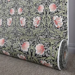 Arts & Crafts Tyger|Gardintyger Mönstrade< Grace svart tyg - Klassisk blommig Arts and Crafts design