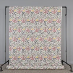 Arts & Crafts Tyger|Gardintyger Mönstrade<Nordisk Textil Harmony vit-rosa tyg