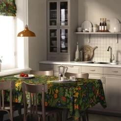 Bordsduk<Arvidssons textil Hedemora grön blommig bordsduk