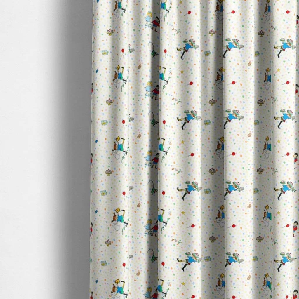 Gardintyger Mönstrade|Barnmönster<Arvidssons textil Kalas hos Pippi tyg