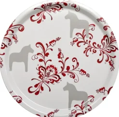 Brickor|Jul I Köket<Arvidssons textil Kurbits beige-röd rund bricka med dalahästar