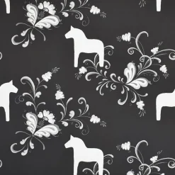 Gardintyger Mönstrade|Arvidssons Textil<Arvidssons textil Kurbits svart-grå tyg med dalahästar