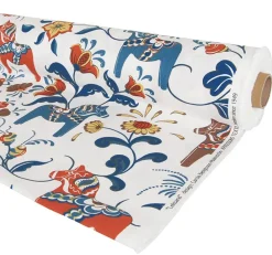 Gardintyger Mönstrade|Arvidssons Textil<Arvidssons textil Leksand dalablå tyg med traditionellt dalahästtryck