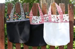 Gardintyger Mönstrade|Arvidssons Textil<Arvidssons textil Leksand mini svart tyg med traditionellt dalahästtryck