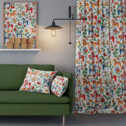 Gardiner Mönstrade<Arvidssons textil Leksand natur gardiner med traditionellt dalahästtryck