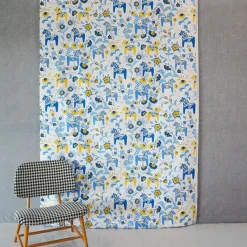 Gardintyger Mönstrade|Arvidssons Textil<Arvidssons textil Leksand Sverige tyg med traditionellt dalahästtryck