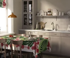 Bordsduk<Arvidssons textil Lisette grön/rosa bordsduk - en färgstark duk för vardag och fest