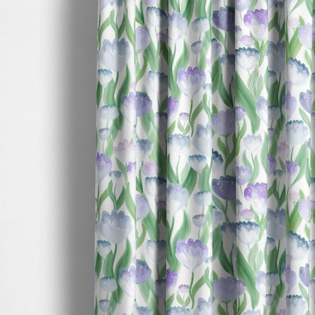 Gardintyger Mönstrade|Arvidssons Textil<Arvidssons textil Ljuvligt blå – blommigt tyg i mjuka blå och lila toner
