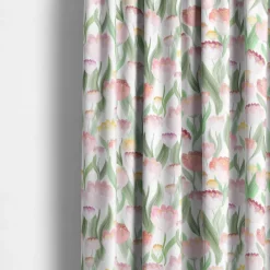 Gardintyger Mönstrade|Arvidssons Textil<Arvidssons textil Ljuvligt rosa – blommigt tyg i mjuka rosa och gula toner