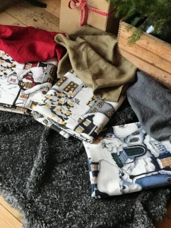 Gardintyger Mönstrade|Arvidssons Textil<Arvidssons textil Lyckeby röd tyg
