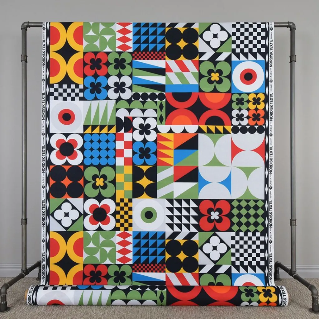 Gardintyger Mönstrade<Nordisk Textil Maxi Blocks tyg – djärv geometrisk design för moderna interiörer