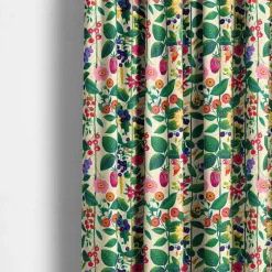 Gardintyger Mönstrade<Nordisk Textil Nordisk Flora tyg - skandinaviska bär och blommor