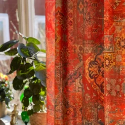 Gardiner Mönstrade< Oriental gardin – varm färgprakt med elegant uttryck