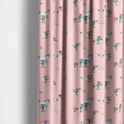 Gardintyger Mönstrade|Barnmönster<Arvidssons textil Pippi med vänner rosa tyg