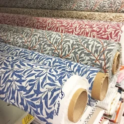 Arts & Crafts Tyger|Gardintyger Mönstrade<Jakobsdals Ramas blå tyg med kvistar och blad