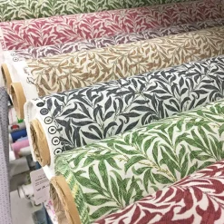 Arts & Crafts Tyger|Gardintyger Mönstrade<Jakobsdals Ramas grön tyg med kvistar och blad