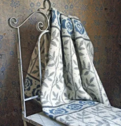 Ullfiltar<Kerstin Landström Design Rosengård grå-blå ullfilt 130x180cm-