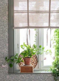 Hissgardiner<Fondaco Sanna beige hissgardin med dekorativt spetsband