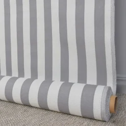 Randiga Möbeltyger|Dynväv< Straight Line outdoor grå randigt jacquardtyg