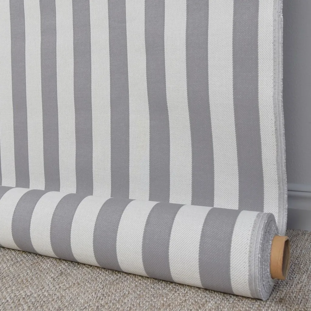 Randiga Möbeltyger|Dynväv< Straight Line outdoor grå randigt jacquardtyg