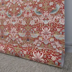 Arts & Crafts Tyger|Gardintyger Mönstrade< Strawberry bird röd tyg
