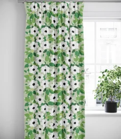 Gardiner Mönstrade<Arvidssons textil Svartöga grön – blommiga gardiner med vita blommor och gröna blad