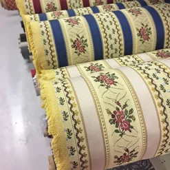 Randiga Möbeltyger|Rutor & Ränder<Jakobsdals Talamona beige randigt stiltyg för möbelklädsel