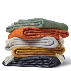 Ullplädar<Tweedmill textiles Ullpläd Fishbone Navy, 100% Ull, 150x183 cm