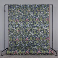 Mönstrade Möbeltyger< Vildflora - underbart gobelängtyg med blommönster